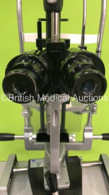 Haag-Streit Bern SL900 Slit Lamp with 2 x 10x Eyepieces,2 x 16x Eyepieces on Hydraulic Table (Powers Up with Good Bulb) * SN 900.2.1.55260 * - 3