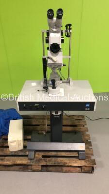 Zeiss RC 310 Fundus Camera with 2 x 10x Eyepieces on Zeiss BL20 Stand (Powers Up) * On Pallet * * SN 225878 *