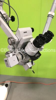 Zeiss Surgical Microscope with 2 x 10x/22B Eyepieces,f 250 T * Lens,Zeiss f170 T * Binoculars,f=137 Attachment,Zeiss Training Arm with 1 x 12,5x Eyepiece on Zeiss Universal S3 Stand (Powers Up with Good Bulb) * SN 186949 * - 9