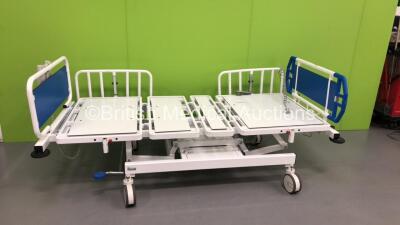 Unknown Make Electric Hospital Bed with 2 x Controllers (Powers Up) * SN 022485 *