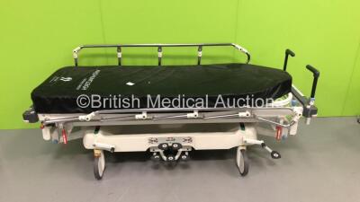 Arjohuntleigh Hydraulic Patient Trolley with Mattress (Hydraulics Tested Working)