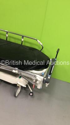 Arjohuntleigh Hydraulic Patient Trolley with Mattress (Hydraulics Tested Working) - 2