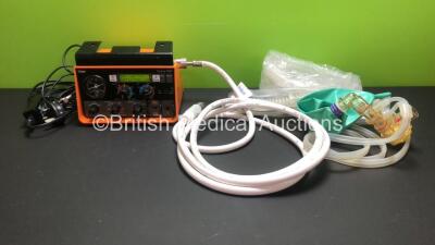 Drager Oxylog 2000 plus Ventilator *Mfd - 2006* Software Version 3.10 with Power Supply and Accessories (Powers Up) *SRXB-0119*