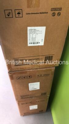 200 x YADU Medical Surgical Gowns Reinforced (4 x Boxes of 50) * Stock Photo Taken * - 6