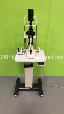Topcon SL-3C Slit Lamp with 2 x 10x Eyepieces on Hydraulic Table (Powers Up with Good Bulb)