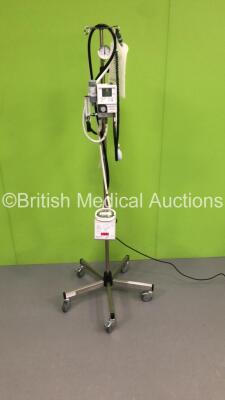 Armstrong Medical AquaVent Heater Humidifier on Stand with Hoses and Maxtec MaxBlend High Flow Air/Oxygen Blender (Powers Up) * SN AGD23K1503182 * - 2