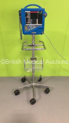 GE Pro 1000 Patient Monitor on Stand with NIBP,SpO2 and ECG Options (Powers Up) * Mfd 2004 *