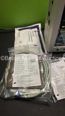 EDAN iM8 Patient Monitor with ECG,NIBP,SpO2,T1,T2,Printer Options and Assorted Leads (Powers Up-In Excellent Condition) * Mfd 2016 * - 4