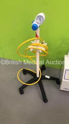 1 x SAM 35 Medical Suction Unit and 1 x Regulator on Stand with Hose (Powers Up) *S/N FS01601289* - 3