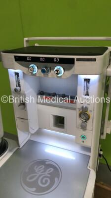 GE Carestation 650c Anaesthesia Machine Software Version 01 with Bellows Absorber and Hoses (Powers Up) *S/N SM8153600092WA* **Mfd 08/15** TRADE RESTRICTIONS * Countries under embargo or trade restrictions, countries where refurbished equipment sales are - 7