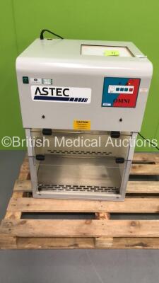 Bioquell Astec OMNI Cabinet (Powers Up) *S/N 20051122266*