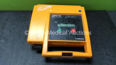 Medtronic Lifepak 500 Biphasic Automated External Defibrillator in Carry Case (Untested Due to Possible Flat Battery) *SN 14069950, BRCS1303* - 2