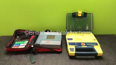 Job Lot Including 1 x Forerunner Heartstream Semi Automatic Defibrillator with 1 x Battery in Carry Bag (Untested Due to Possible Flat Battery) 1 x Cardiac Science Powerheart AED G3 Automated External Defibrillator (Powers Up when tested with stock batter