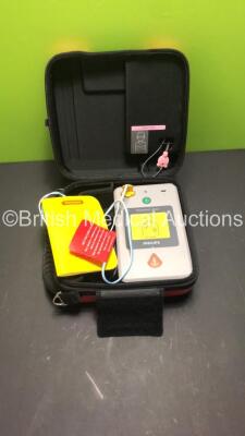 Philips AED Trainer 3 Defibrillator Ref 861467 with Electrode in Carry Case (Powers Up) * SN 120318 * *H* - 2