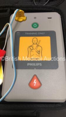 Philips AED Trainer 3 Defibrillator Ref 861467 with Electrode in Carry Case (Powers Up) * SN 120318 * *H* - 3