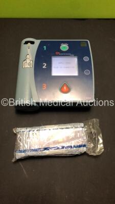 Agilent HeartStream FR2 Semi Automatic Defibrillator with 2 x Batteries (Powers Up) * SN 0301026051 *