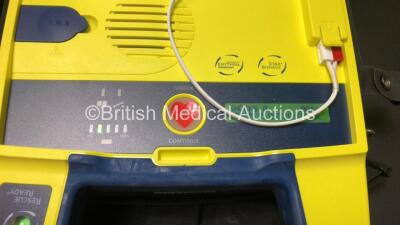 4 x Cardiac Science Powerheart AED G3 Automated External Defibrillators with 4 x Batteries and 4 x Carry Cases (All Power Up) - 2