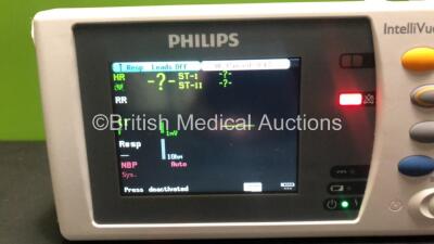 Philips IntelliVue X2 Portable Patient Monitor *Mfd - 02/2012* with Press, Temp, NBP, SPO2 and ECG Resp Options and 1 x Flat Battery (Powers Up with Good Battery, Flat Battery Included) - 2