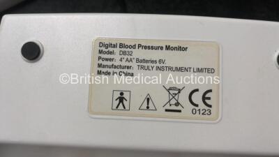 Mixed Lot Including 1 x InterMed Penlon VS-800 Patient Monitor with 1 x NIBP Hose and 1 x SpO2 Lead with Finger Sensor (Powers Up) 1 x GE Dinamap PRO 300V2 Patient Monitor (Powers Up) 1 x Welch Allyn 5200 Series Patient Monitor (No Power) 2 x DB32 Digital - 6