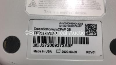 2 x Philips Respironics DreamStation Auto CPAP *Mfd 2020 - 2018* with 3 x DreamStation Humidifiers (Both Power Up with Stock Power Supply - Not Included) *J272069372A9F - J217738743779* - 6