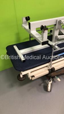 1 x Anetic Aid QA2 Hydraulic Patient Couch and 1 x Plinth Co Electric Patient Couch (No Power) - 2