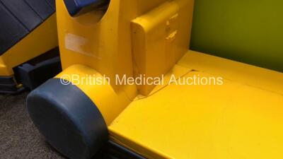 4 x Laerdal LSU Suction Units (All Power Up with Damage-See Photo) - 5