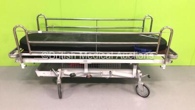 Nesbit Evans Hydraulic Patient Trolley with Mattress (Hydraulics Tested Working)