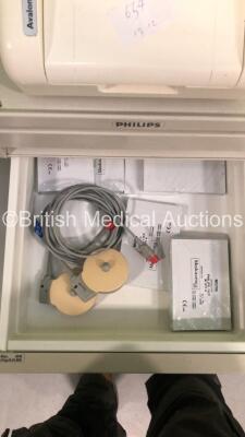 Philips Avalon FM30 Fetal Monitor on Stand with 1 x TOCO Transducer and 1 x US Transducer (Powers Up) - 4