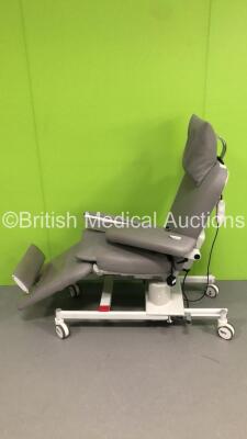 Bionic ComfortLine Electric Dialysis Chair with Controller (Powers Up) * SN 16A11-025 *