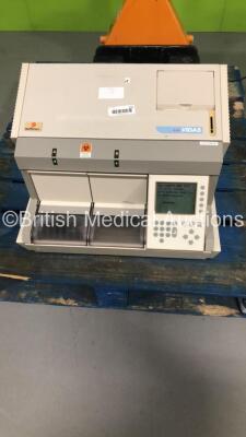 BioMerieux Mini Vidas 12 Analyzer Unit Part No 526001-1 Boot R1.13 (Powers Up) * SN ITV12I 5/00 *