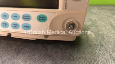 Datex Ohmeda F-FM-00 Patient Monitor Including 2 x SM 201-6 Batteries (Powers Up) *SN 6383790* - 5