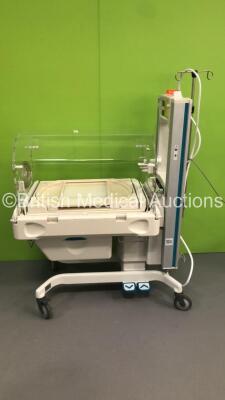 Ohmeda Medical Giraffe Incubator with Mattress (Powers Up - Spares and Repairs)