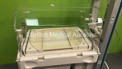Ohmeda Medical Giraffe Incubator with Mattress (Powers Up - Spares and Repairs) - 2