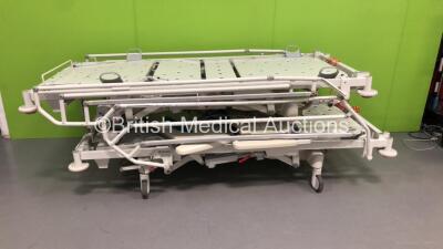 4 x Huntleigh Contura Electric Hospital Beds with Controllers **2 In Picture - 4 In Lot**