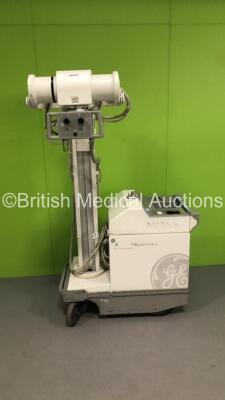 GE AMX4 Plus Mobile X-Ray Model 2236420 with Exposure Hand Trigger and Key (Powers Up with Stock Key-Key Not Included-Damage to Display and Top Trim,General Marks to Trim-See Photos) * SN 957054WK0 * * Mfd Sept 2000 * - 2