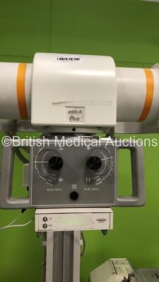 GE AMX4 Plus Mobile X-Ray Model 2275938 with Exposure Hand Trigger and Key (Powers Up with Key-Key Included-General Marks to Trim-See Photos) * SN 995217WK7 * * Mfd Nov 2004 * - 3