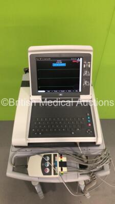 GE MAC 5500 HD ECG Machine on Stand with 1 x 10-Lead ECG Lead (Powers Up) * SN SGM13307648PA * - 3