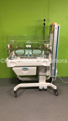 Ohmeda Medical Giraffe Infant Incubator with Mattress (Powers Up)