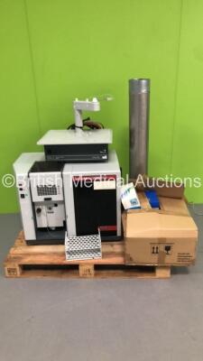 Varian SpectrAA 220FS Atomic Absorption Spectrometer with Varian SPS 5 Sample Preparation System and Accessories (Powers Up) *Pallet*