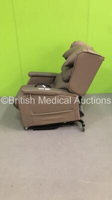 Configura Comfort CM-1 Electric Mobile Patient Chair with Controller (No Power) * Asset No 203884 *