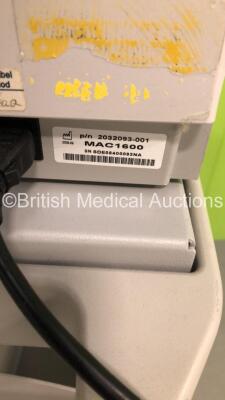 GE MAC 1600 ECG Machine on Stand with 1 x 10-Lead ECG Lead (Powers Up) * SN SDE08400093NA * * Mfd 2008 * - 5