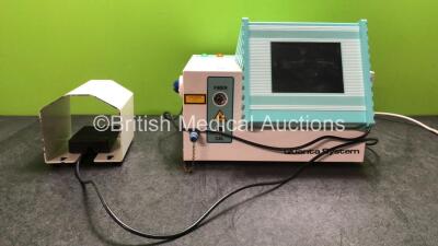 Quanta System Quanta D 532 Aesthetic Laser Machine with with 1 x Key and 1 x Footswitch (Powers Up with Blank Display Screen-See Photo)