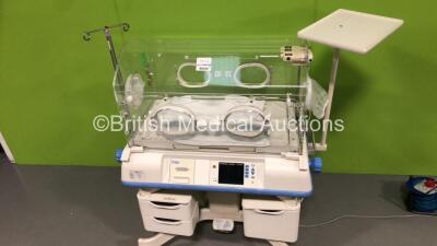 Drager Air-Shields Isolette C2000 Infant Incubator with Mattress (Draws Power - Blank Screen)