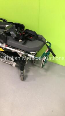 Ferno Pegasus Hydraulic Ambulance Stretcher with Mattress (Hydraulics Tested Working) - 6