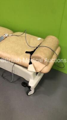 Huntleigh Akron Electric 3-Way Patient Examination Couch with Controller (Powers Up) - 3