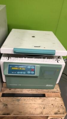 Hettich Rotina 38 Centrifuge (Powers Up) * On Pallet *