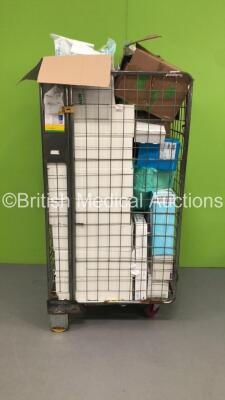 Cage of Mixed Consumables Including Medline Signature Surgical Gloves, B-Braun Spinal Packs and EV3 SpiderFX Embolic Protection Device (Cage Not Included - Out of Date) - 2