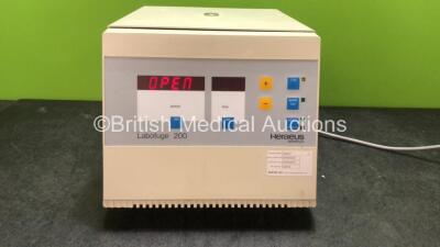 Heraeus Labofuge 200 Centrifuge (Powers Up) *SN 75003630*