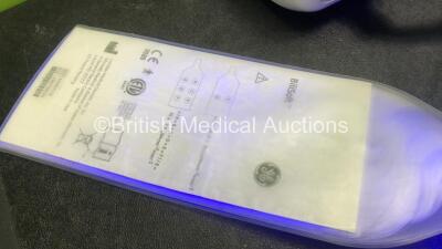 2 x GE Ref M1091995 Bilisoft LED Phototherapy Systems with 2 x Pads (Both Power Up) *SN HFAQ50744, HFAQ50743* - 4