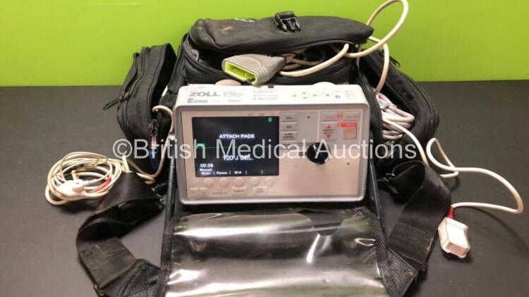 Zoll E Series Defibrillator Including ECG, SpO2, CO2, NIBP and Printer Options in Carry Bag with 1 x Zoll SurePower Battery, 1 x SpO2 Lead and 1 x ECG Lead (Powers Up)